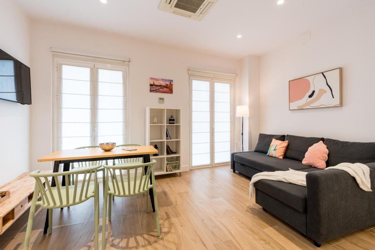 Santa Barbara Central Suites, Sevilla Extérieur photo