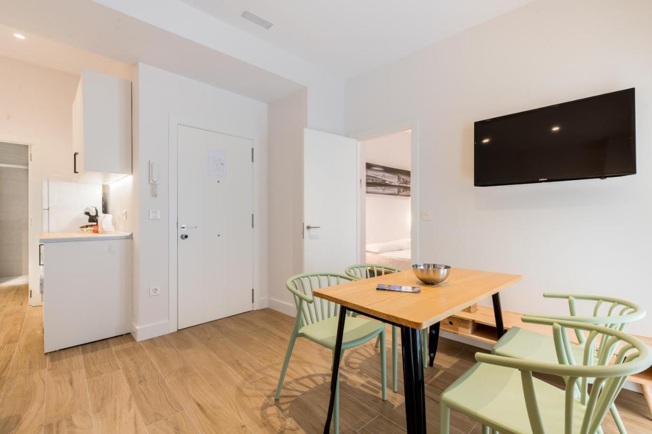 Santa Barbara Central Suites, Sevilla Extérieur photo
