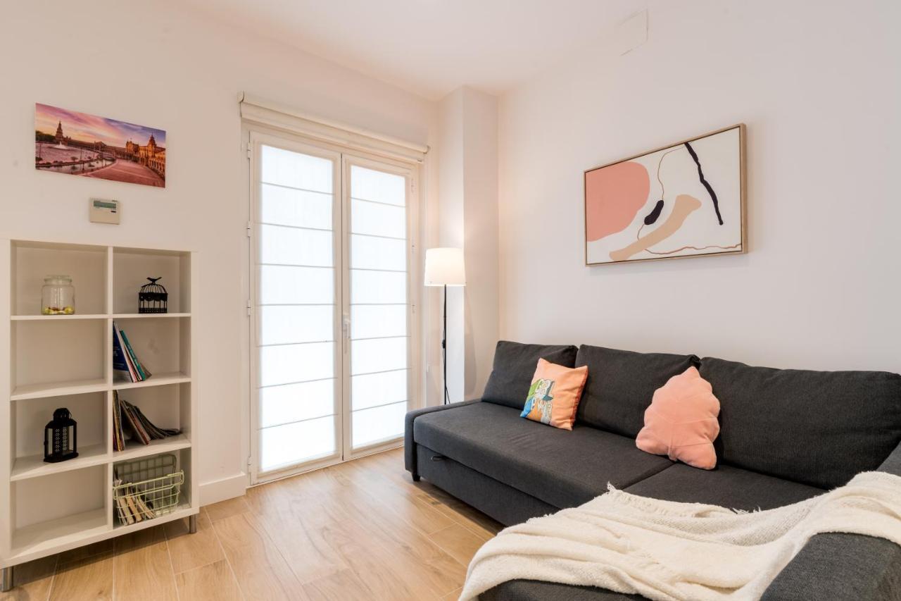 Santa Barbara Central Suites, Sevilla Extérieur photo