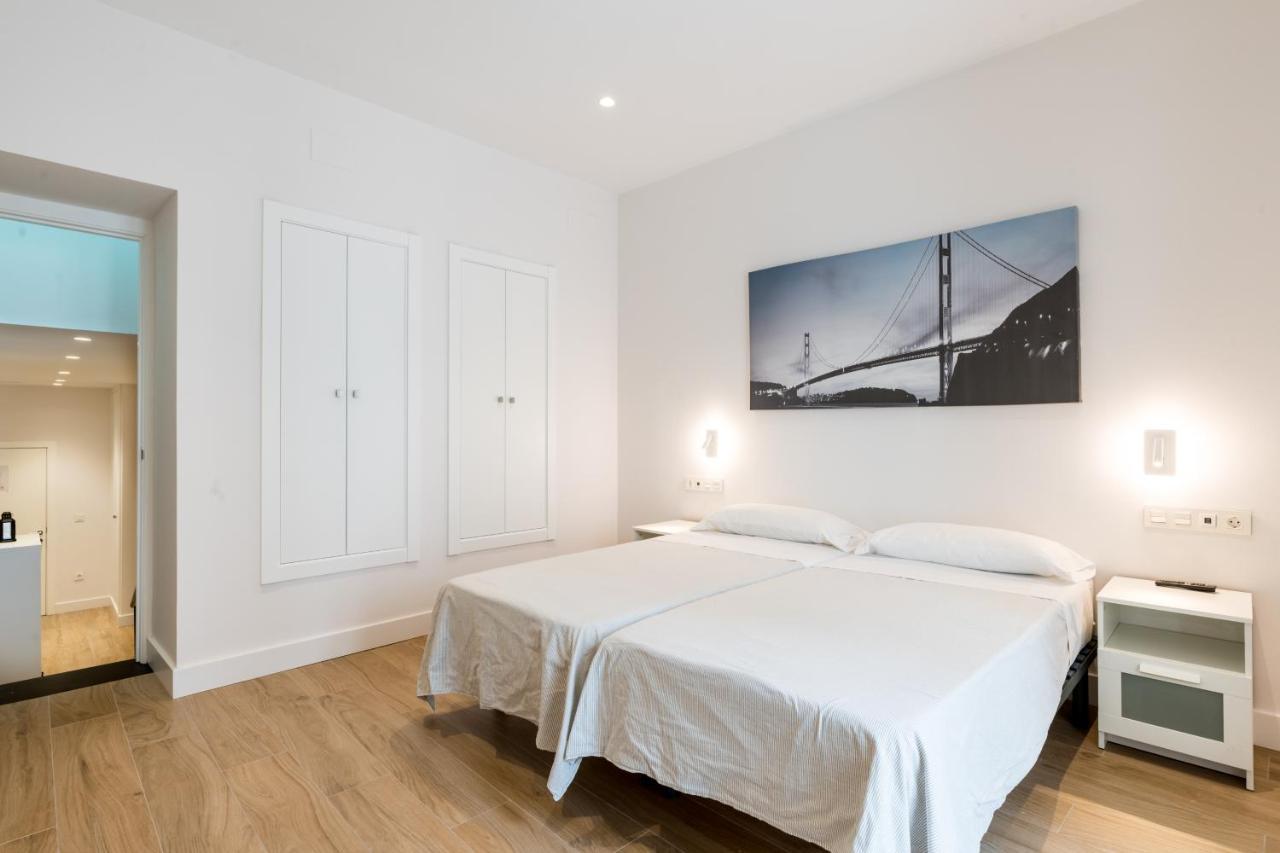 Santa Barbara Central Suites, Sevilla Extérieur photo