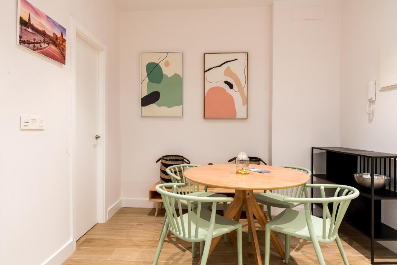 Santa Barbara Central Suites, Sevilla Extérieur photo