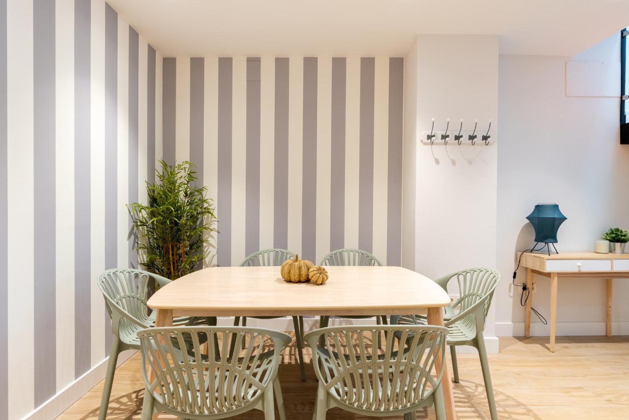Santa Barbara Central Suites, Sevilla Extérieur photo