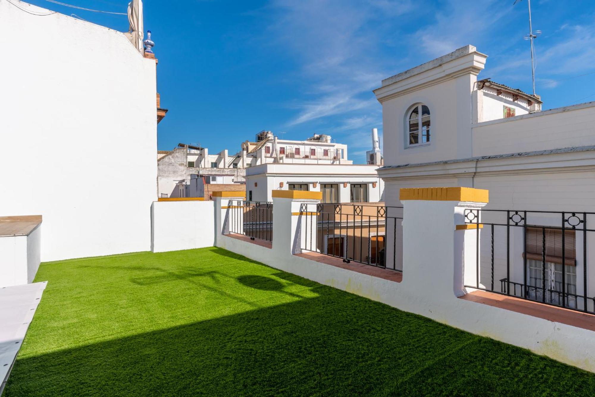 Santa Barbara Central Suites, Sevilla Extérieur photo